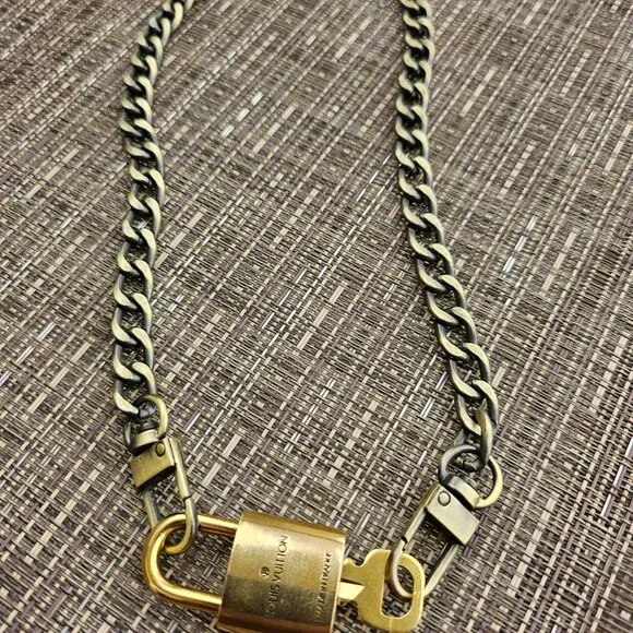 LV gold lock 314 & Brass chain - Picture 3 of 5